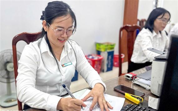 Trao quyền cho công chức: Hết cảnh “ký nháy” để lãnh đạo ký thật