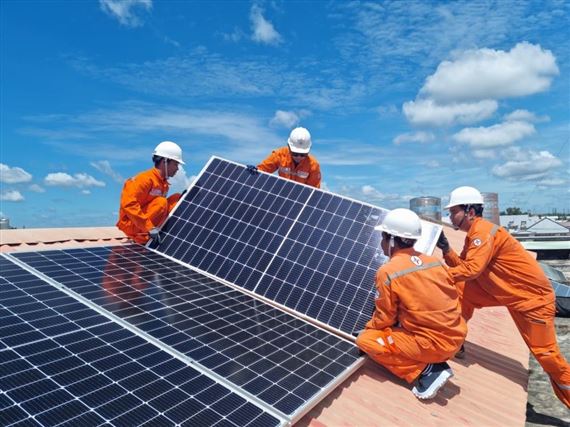 Lắp điện mặt trời mái nhà tự dùng không đăng ký có thể bị phạt