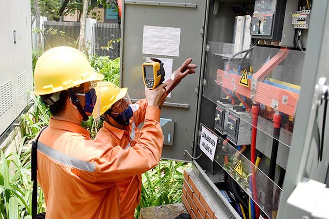 Cụ bà độc thân ngã ngửa với hóa đơn tiền điện hơn 12 triệu đồng