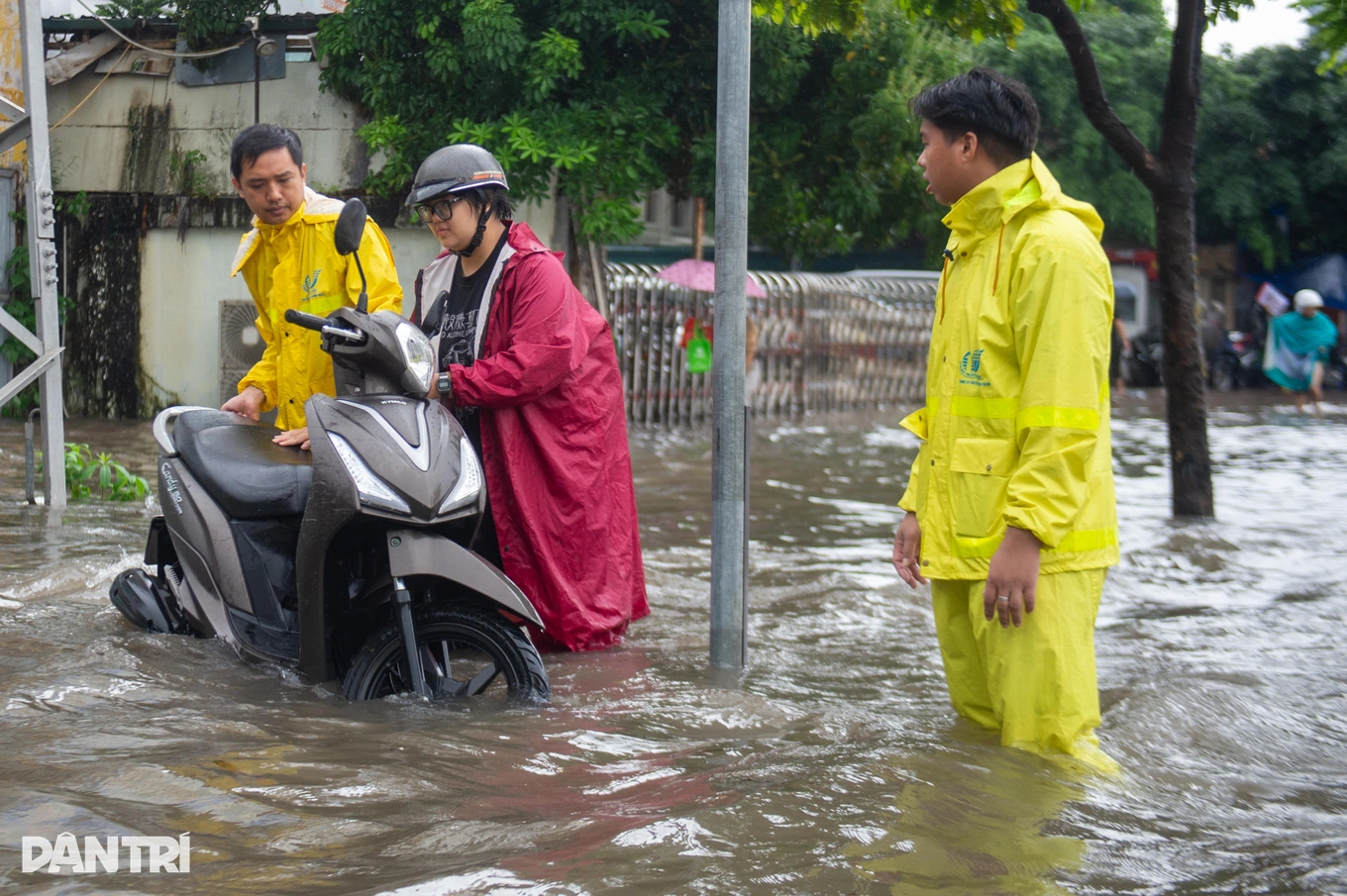 Hà Nội vẫn còn hơn 11 điểm úng ngập