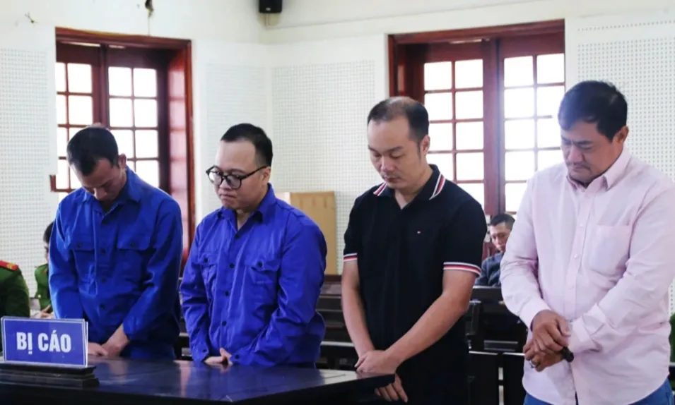 Nhận 3 tỷ đồng chạy án, 4 người đưa nhau vào tù