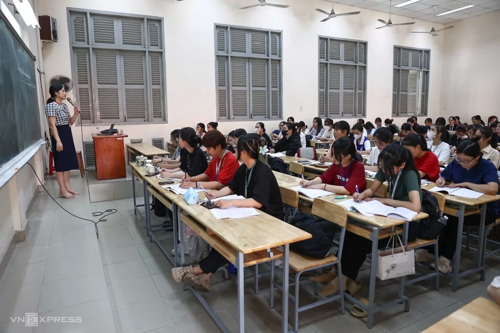 Sinh viên Đại học Sài Gòn bị nợ hàng chục tỷ đồng tiền sinh hoạt phí