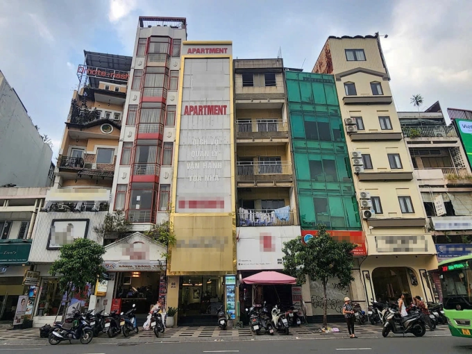 Nỗi lo lối thoát nạn khi nhà ống bịt kín biển hiệu