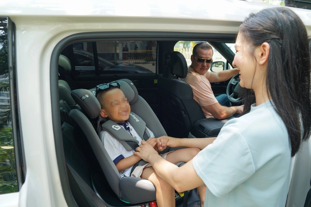 Chốt xe kinh doanh vận tải không bắt buộc phải lắp ghế an toàn cho trẻ”
