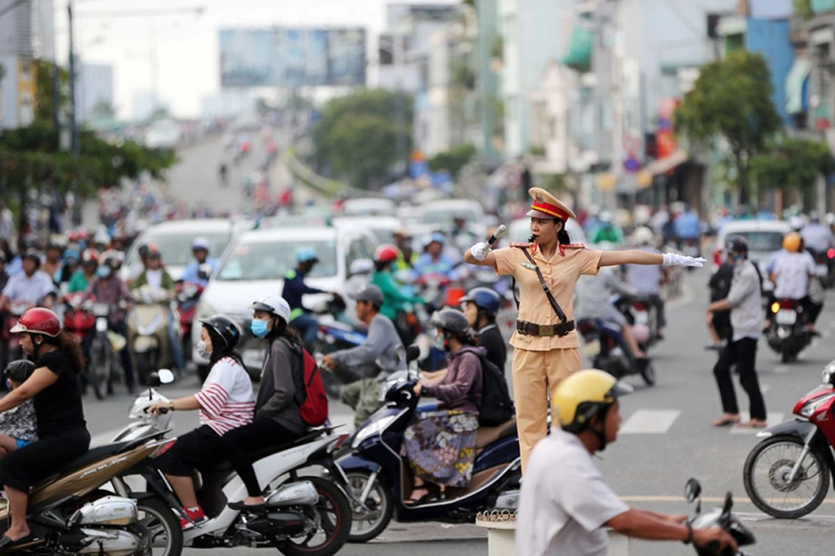 Đề xuất mới nhất của Bộ Công an về thứ tự chấp hành báo hiệu đường bộ