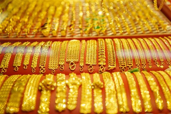 Giá vàng lên mức cao chưa từng có, thêm yếu tố khiến thế giới nổi sóng