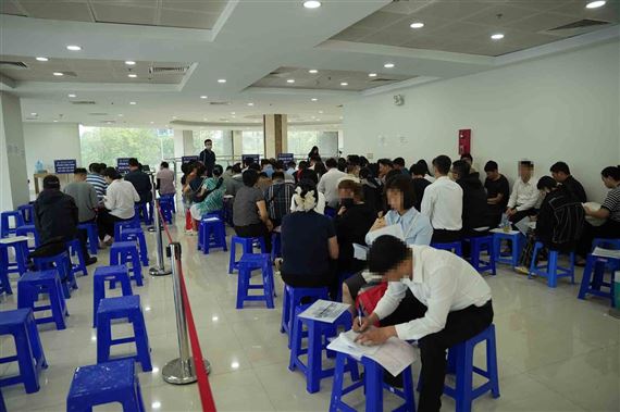 Kiểm tra, chấn chỉnh, chấm dứt tình trạng cò giấy tờ; hoàn thành cung cấp dịch vụ công trực tuyến cấp xã trước 15/8/2025