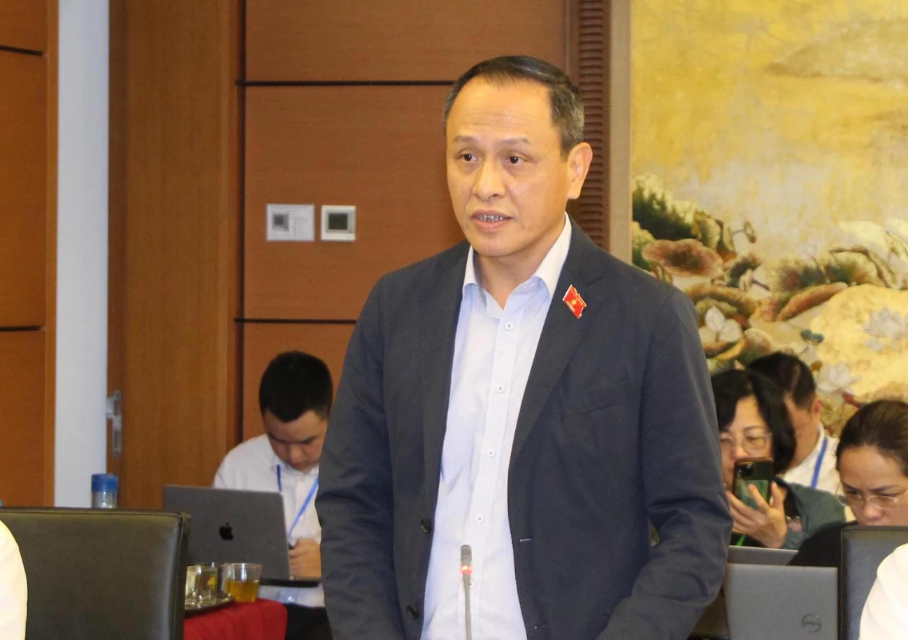 Cử tri quan tâm câu hỏi người dân có mua được xăng giá rẻ không?