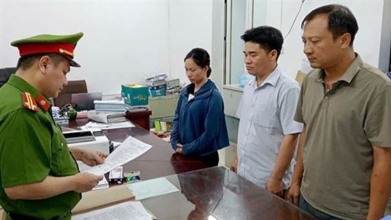 Khởi tố nguyên Giám đốc Chi nhánh Văn phòng Đăng ký đất đai ở Hòa Bình