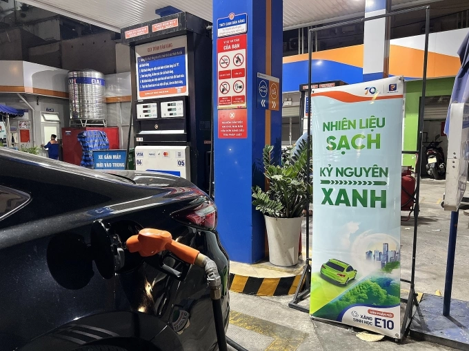Rủi ro khi xe đổ xăng E10 để lâu không chạy