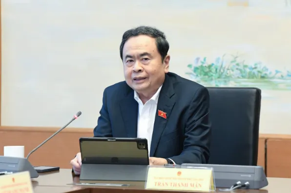 Chủ tịch Quốc hội: Người dân phấn khởi vì không phải chuyển viện, chuyển tuyến