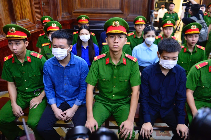 Thùy Tiên, Quang Linh, Hằng Du Mục bị đề nghị từ 2 năm đến 2 năm 6 tháng tù