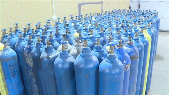 Thủ đoạn tinh vi của nhóm sản xuất, mua bán hàng chục tấn ‘khí cười’ vừa bị công an triệt phá