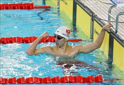 Kình ngư Nguyễn Huy Hoàng phá kỷ lục SEA Games