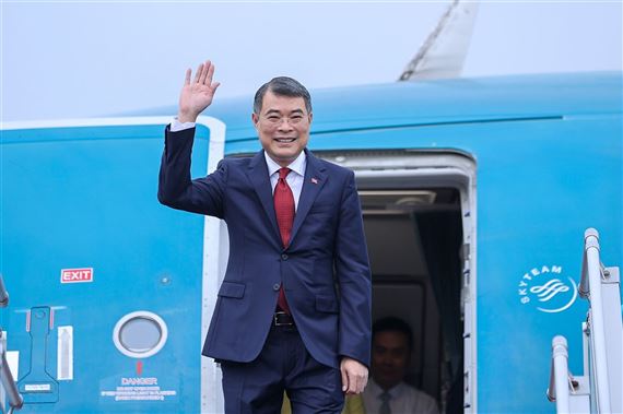 Thủ tướng Lê Minh Hưng lên đường dự hội nghị cấp cao ASEAN