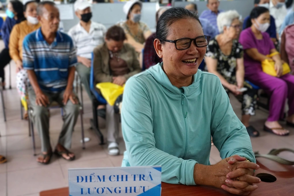 Ngoài 2 tháng lương hưu, người hưu trí được tặng 1,8 triệu đồng quà Tết