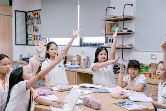Sửa đổi, bổ sung Chương trình giáo dục phổ thông, chỉnh sửa sách giáo khoa cho phù hợp với sắp xếp đơn vị hành chính