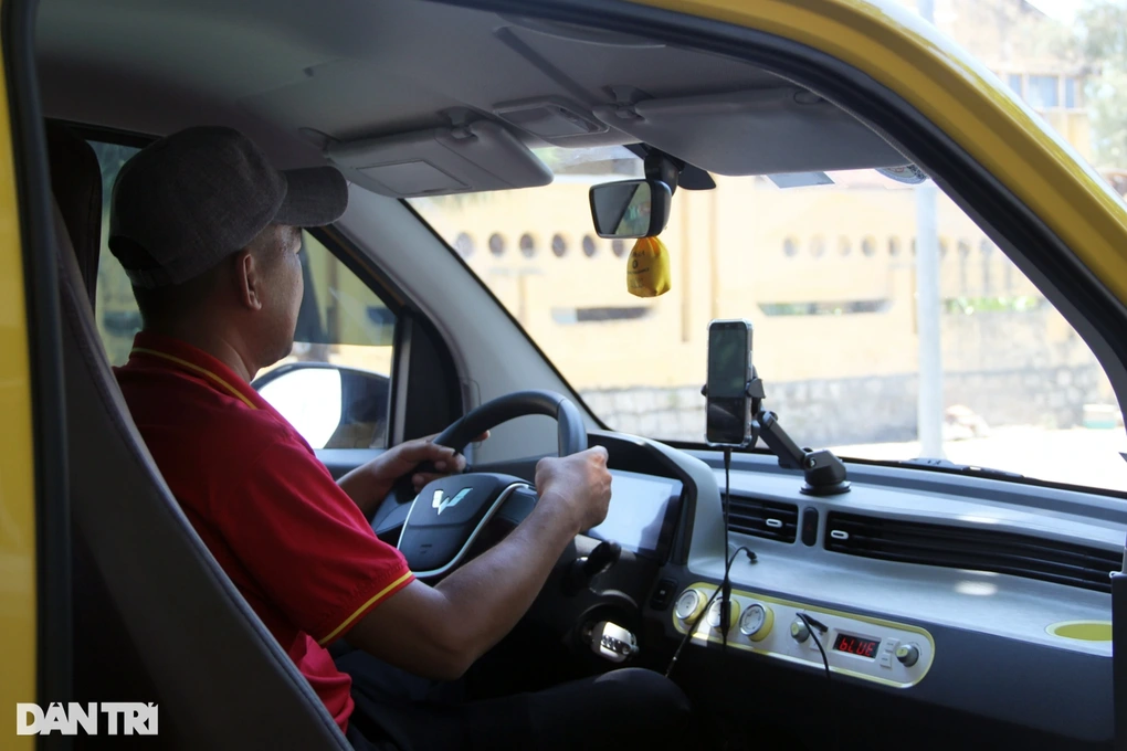 Quy định mới của Chính phủ: Dùng xe trên 8 chỗ kinh doanh taxi sẽ bị phạt