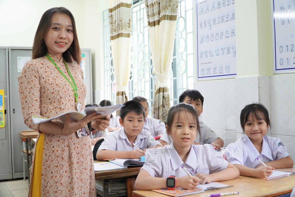 Tăng phụ cấp giáo viên lên tối thiểu 70%, vùng đặc biệt hưởng 100%