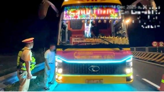Cục CSGT phát hiện nhiều vi phạm nghiêm trọng của xe khách giường nằm trên các tuyến cao tốc