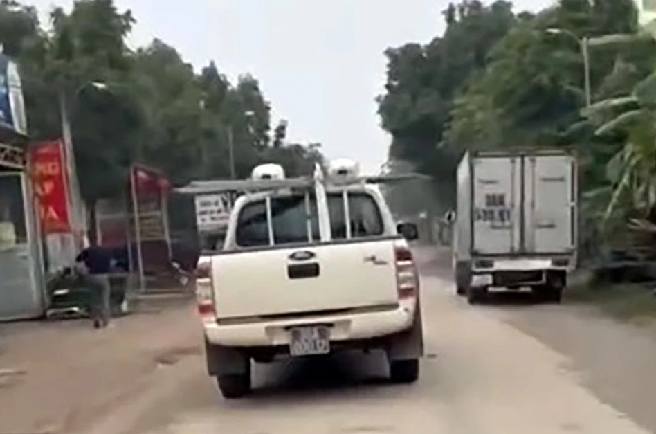 Không có vùng cấm, xe biển xanh bị tố vi phạm giao thông bị phạt gần 40 triệu đồng