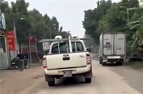 Không có vùng cấm, xe biển xanh bị tố vi phạm giao thông bị phạt gần 40 triệu đồng