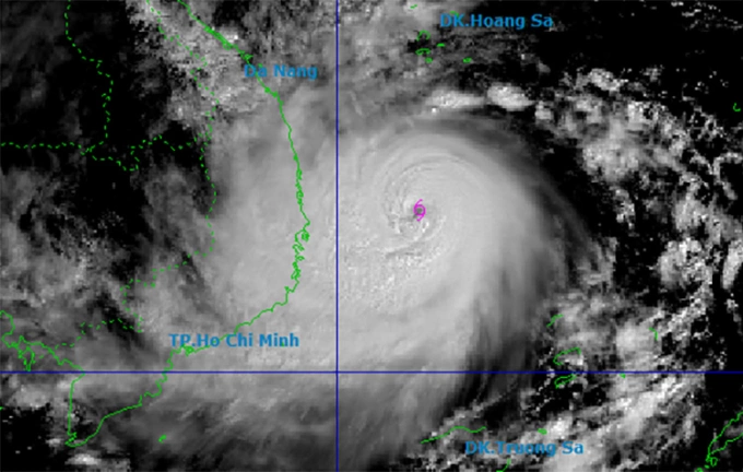 Bão Kalmaegi mạnh lên cấp 15, đổ bộ Quảng Ngãi - Gia Lai chiều nay