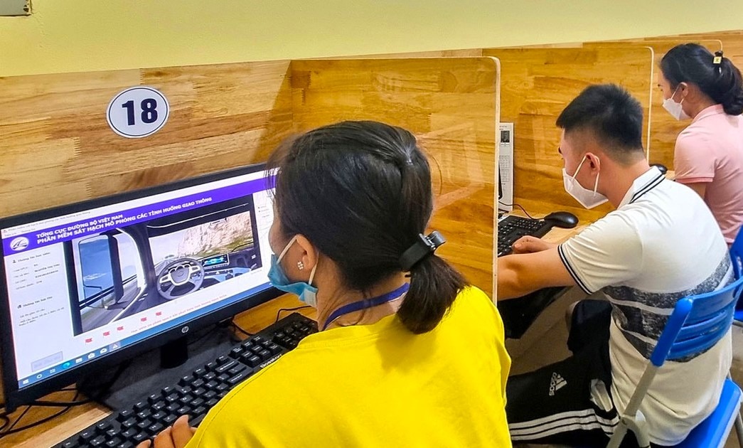 Bộ Công an đề xuất bỏ bài thi mô phỏng trong sát hạch giấy phép lái xe