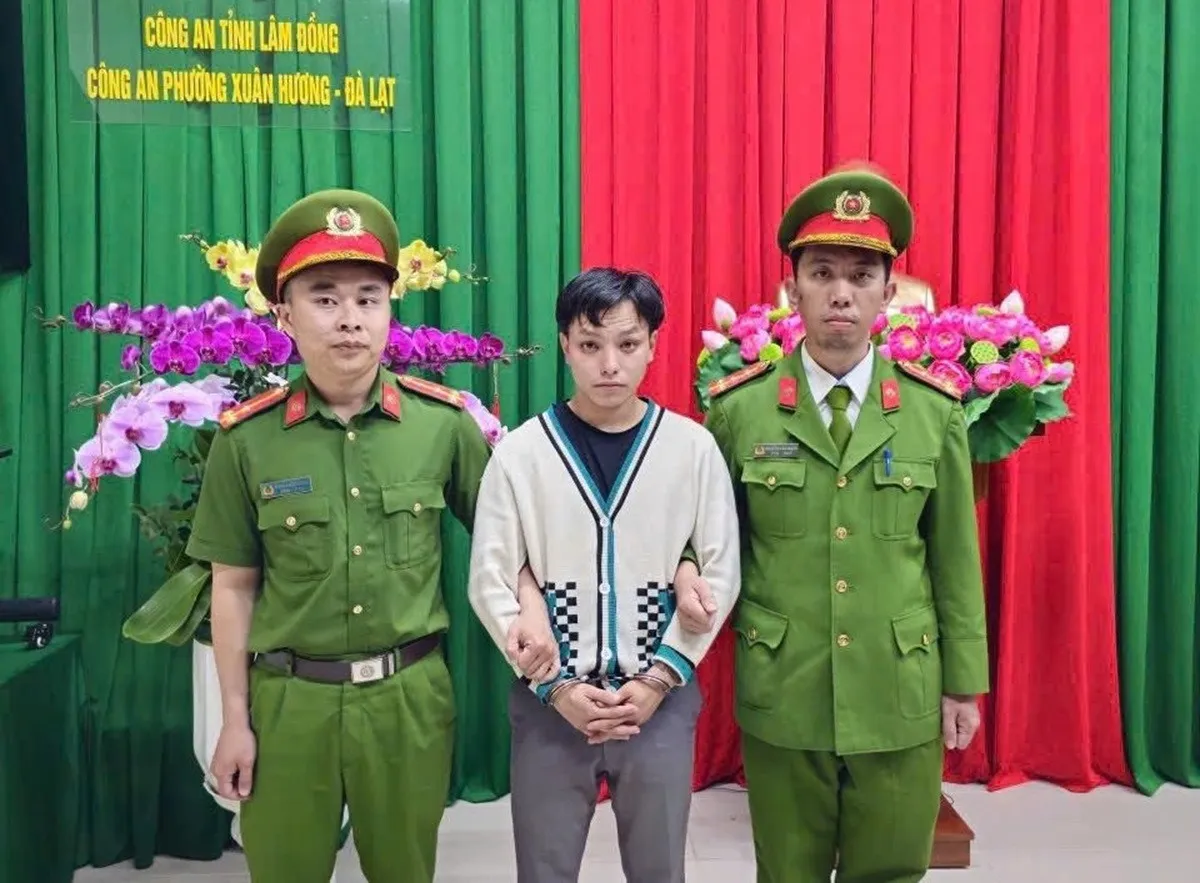 Tạm giữ tài xế 26 tuổi lái ô tô lao vào đám đông ở Lâm Đồng