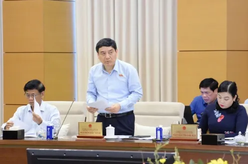 Đề xuất tăng 200% lương để giữ chân cán bộ cấp xã
