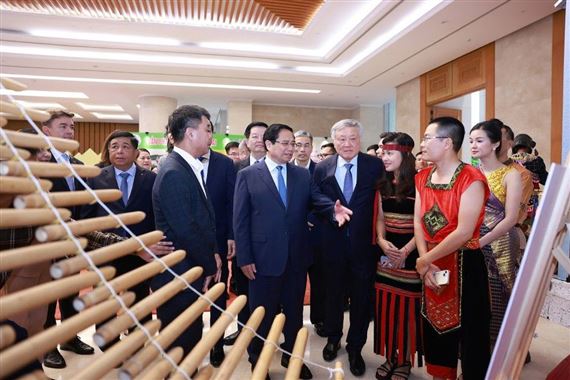 Thủ tướng nói về kỳ tích giảm nghèo, công trình quốc gia đặc biệt
