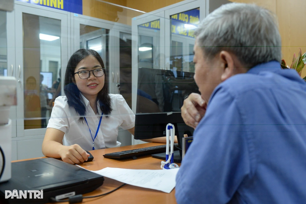 Hà Nội: Nhiều nơi vẫn yêu cầu chứng thực giấy tờ đã tích hợp trên VNeID