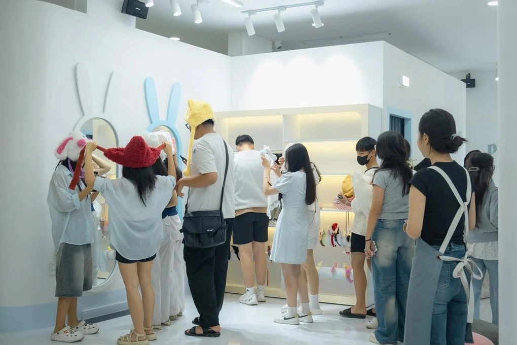 Từ vụ nữ sinh lộ clip nhạy cảm: Giảng viên bật mí cách né camera đen