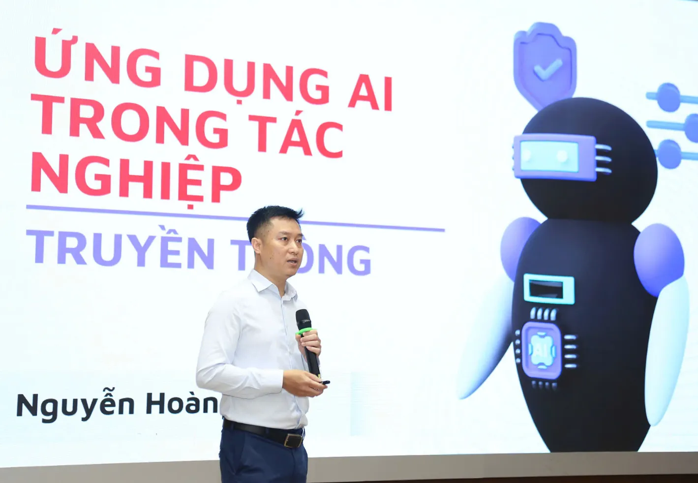 AI không thay thế, mà hỗ trợ nhà báo làm việc tốt hơn