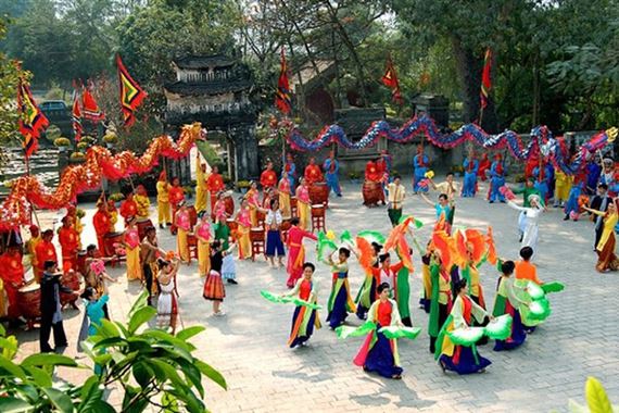 Xây dựng và phát triển văn hóa, con người Việt Nam đáp ứng yêu cầu phát triển bền vững đất nước