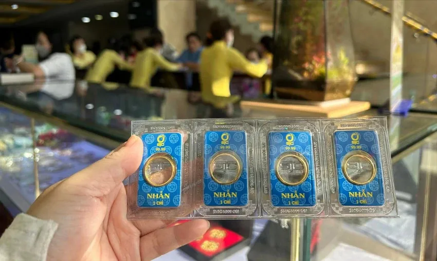 Cá nhân mua bán vàng nhẫn 9999 với nhau có bị phạt không?