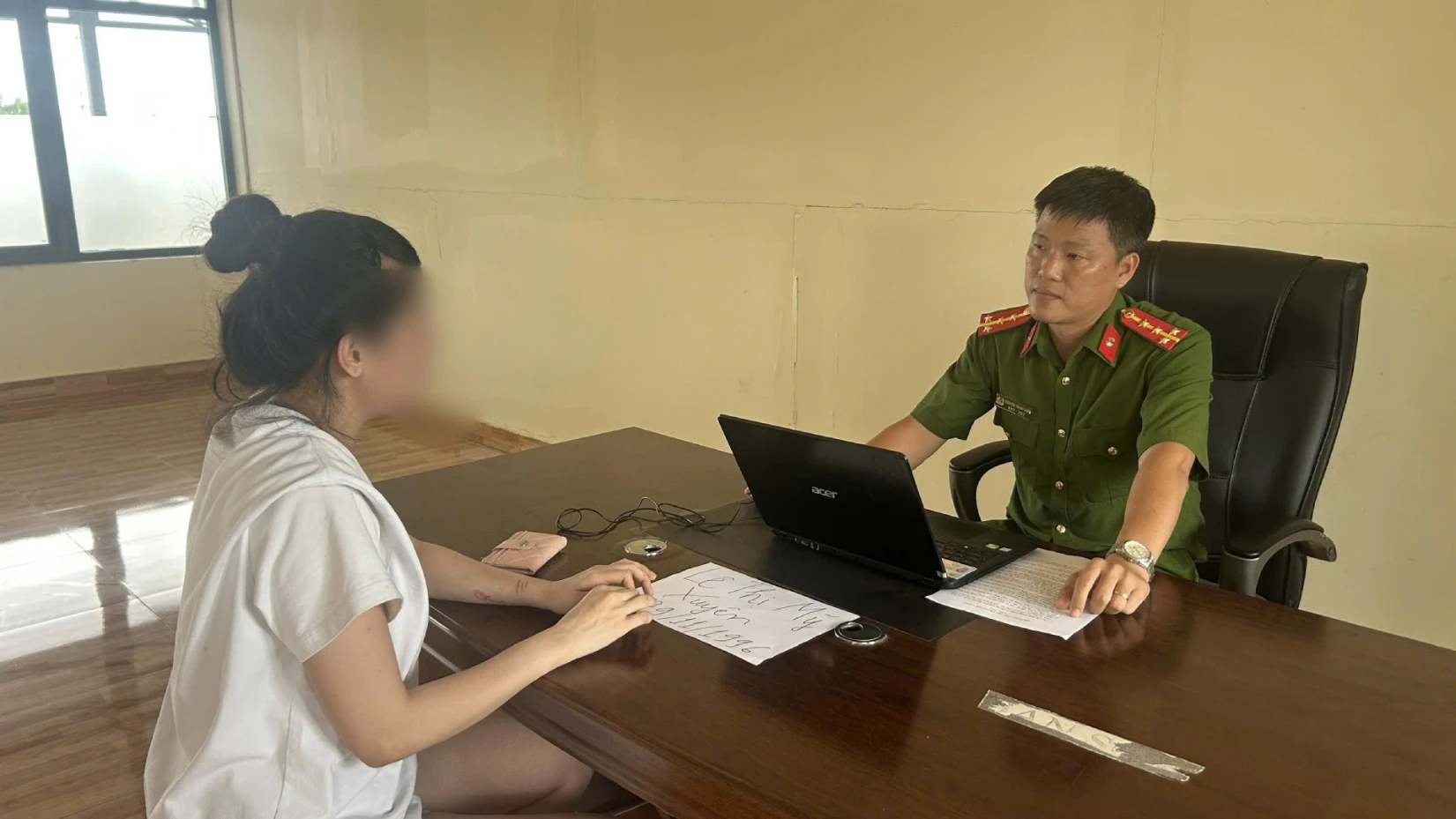 Tiếp nhận 18 người được Campuchia trao trả qua cửa khẩu Hoa Lư