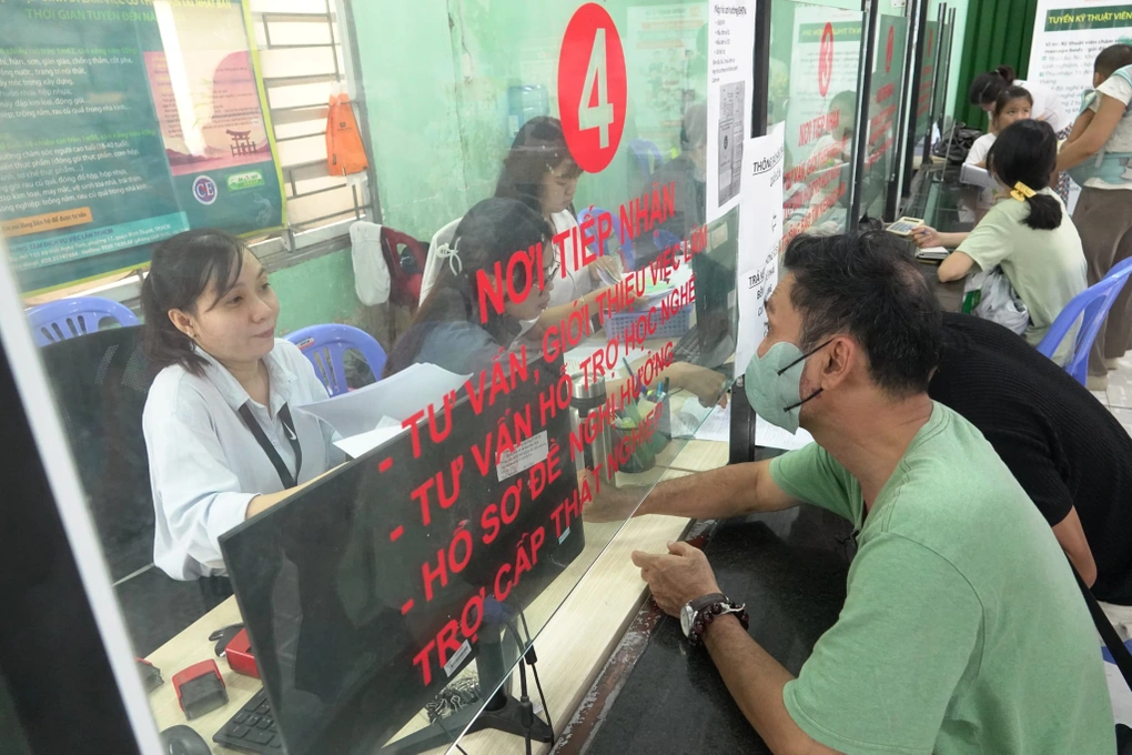 Viên chức được quyền từ chối nhiệm vụ trái quy định pháp luật