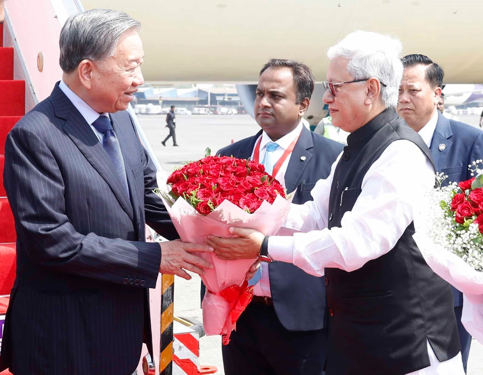 Tổng Bí thư, Chủ tịch nước rung chuông khai mạc sàn giao dịch chứng khoán Ấn Độ