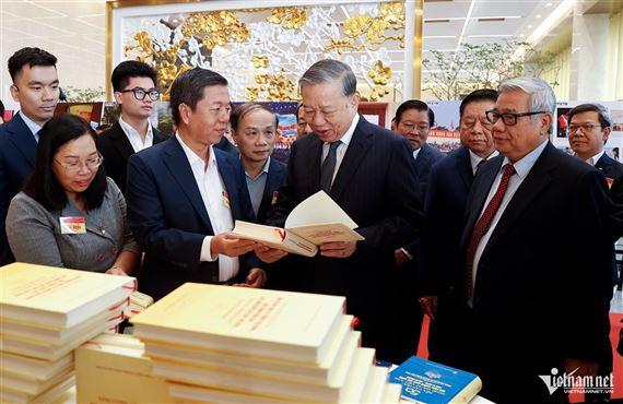 Tổng Bí thư dự hội nghị tổng kết công tác tuyên giáo và dân vận