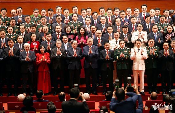 Bế mạc Đại hội 14, Tổng Bí thư khóa mới chủ trì họp báo