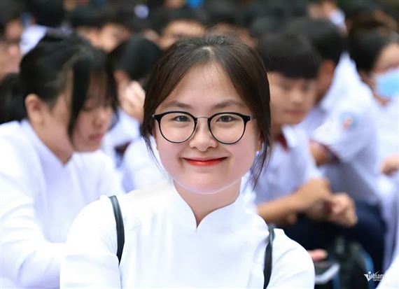 Tiền đồng phục đầu năm học lên tới 3,6 triệu, phụ huynh ước chỉ 1 bộ, 1 mẫu