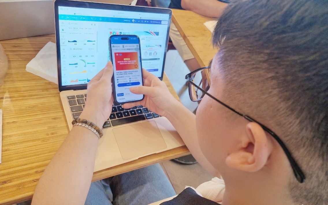 Phổ cập kỹ năng sử dụng dịch vụ công trực tuyến cho sinh viên