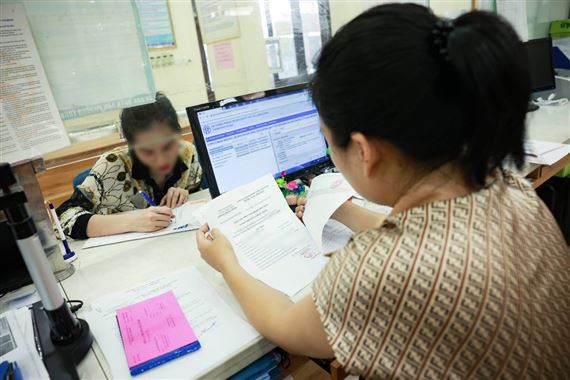 Chạy lòng vòng 2 phường chỉ để xin 1 tờ giấy xác nhận tình trạng hôn nhân