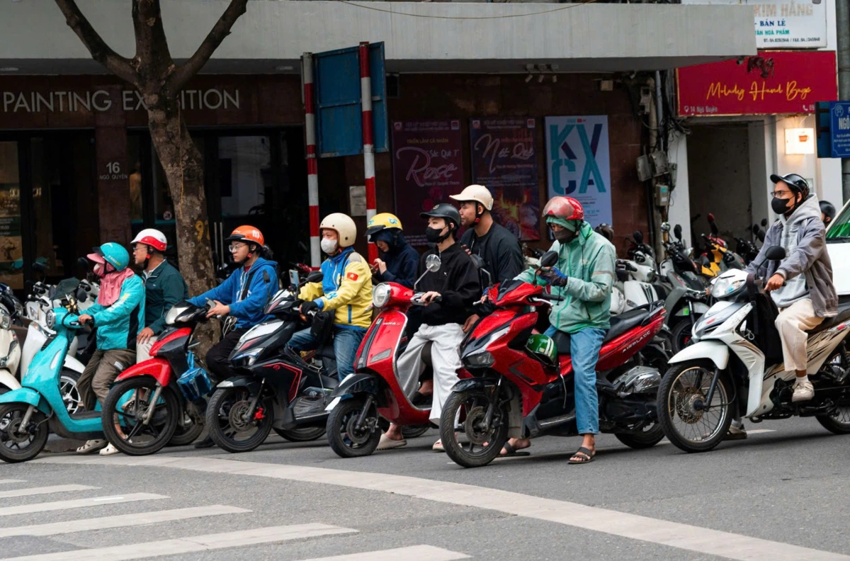 Hà Nội chuẩn bị cấm xe máy xăng tại vùng phát thải thấp thế nào