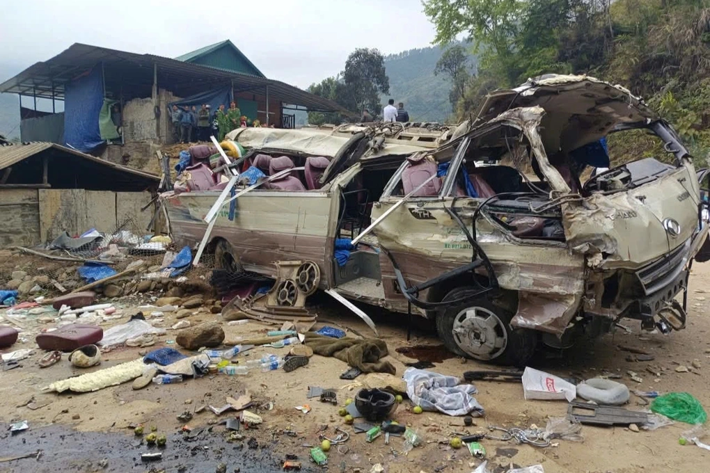 Vụ lật xe chở đoàn thiện nguyện: 9 người tử vong, nạn nhân chủ yếu ở Hà Nội