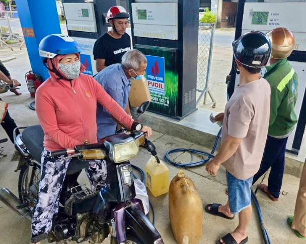 Yêu cầu người kinh doanh xăng dầu tuyệt đối không găm hàng