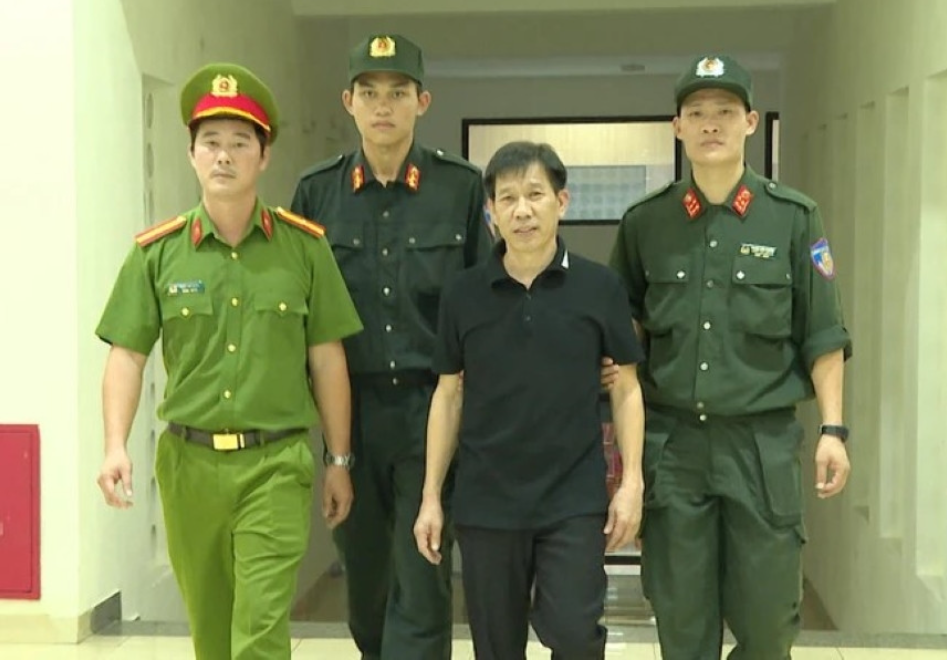 Mạnh gỗ nhận hơn 3 tỉ để làm luật sau đó hối lộ kiểm lâm 36 triệu