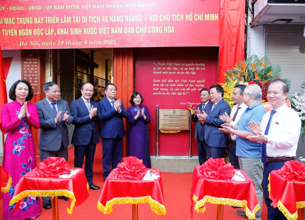 Gắn biển ngôi nhà nơi Chủ tịch Hồ Chí Minh viết Bản Tuyên ngôn độc lập