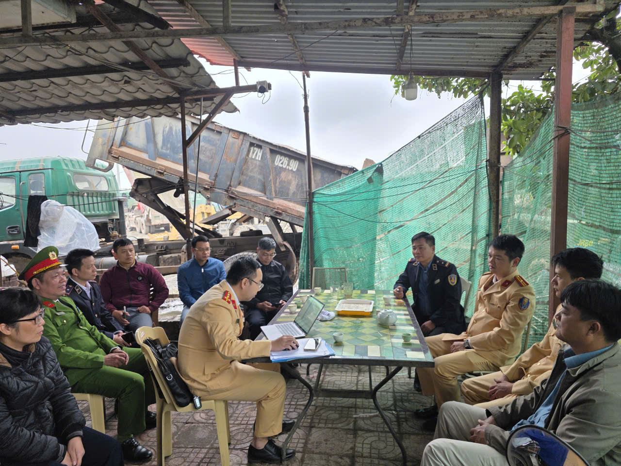 Công an liên ngành kiểm tra, xử lý vi phạm trên đường thủy nội địa